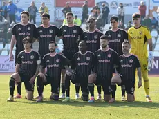 La Dolomiti Bellunesi schierata ieri a Feltre (Foto Beppe De Zanet)
