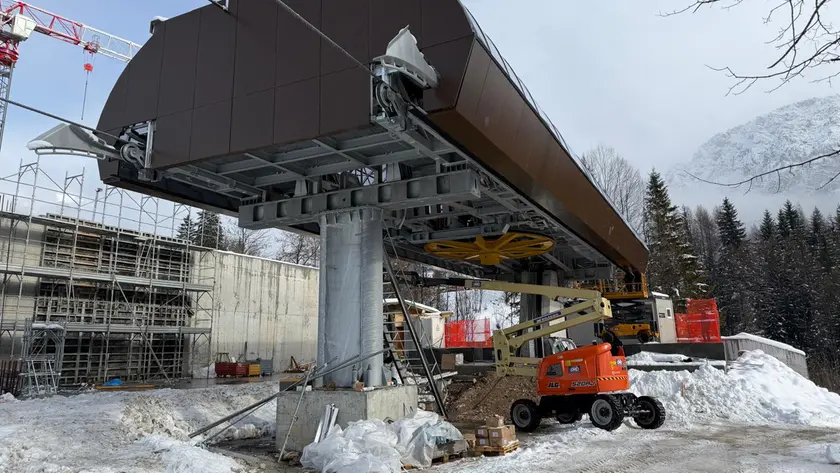 La stazione di valle della cabinovia Apollonio-Socrepes
