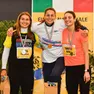 Paola Padovan (al centro) sul podio tricolore