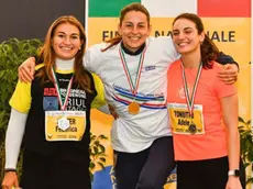 Paola Padovan (al centro) sul podio tricolore