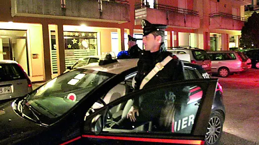 I carabinieri indagano sul furto al rappresentante orafo