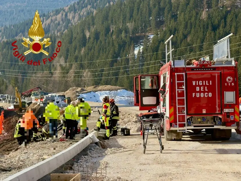 I soccorsi dopo l'incidente a San Vito di Cadore