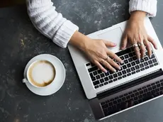 Scoppia il caso alla Keyline di Conegliano con una dirigente costretta a servire i caffè alle riunioni