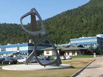 Lo stabilimento Luxottica ad Agordo dove aveva lavorato la donna