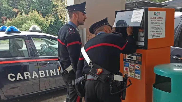 Carburante rubato con fuel card clonate: l'indagine dei carabinieri