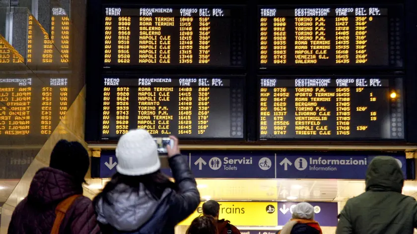 Ritardi e cancellazioni sui treni per il maltempo (foto di archivio)