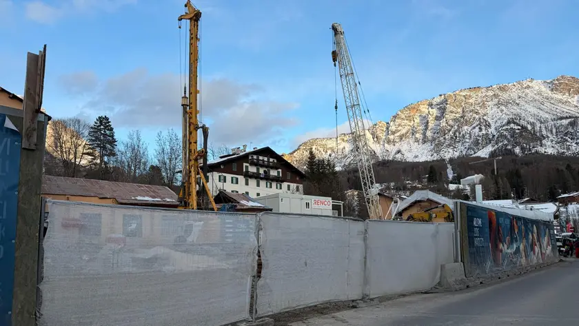 Cortina, rinviata la Conferenza dei Servizi sull’ex stazione: stop di 30 giorni al progetto