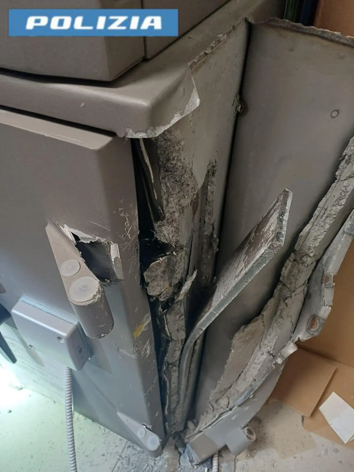 Una cassaforte scassinata