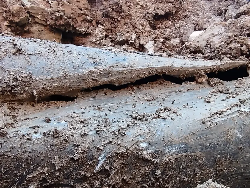 La condotta dell'acqua tranciata a Menin, in Alpago