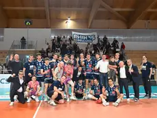 Il Belluno Volley festeggia il successo a Mantova (foto De Zanet)
