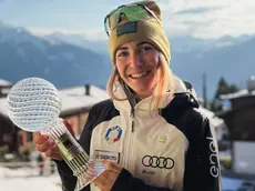 La comeliana Alba De Silvestro con la Coppa del mondo di scialpinismo