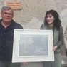 Il vicesindaco Claudio Dalla Palma, l'assessore alla cultura Flavia Colle e la conservatrice dei musei Tiziana Casagrande davanti alla galleria Rizzarda con l'opera restituita