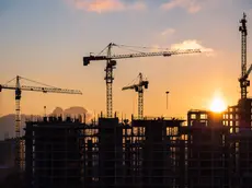 Un cantiere edile: il 30 giugno devono essere completati gli interventi realizzati con il Pnrr