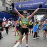 Antonello Cirnelli sul traguardo della maratona di Boston