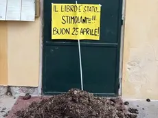 Letame davanti al ristorante