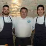 Lo chef Gennaro Esposito tra Raffaele Iasevoli e Raffaele Santoro