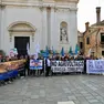 La protesta dei comitati a Venezia