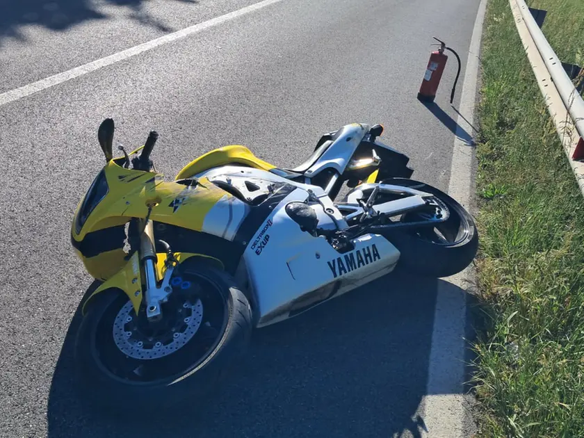 La moto coinvolta nell'incidente a Pavia di Udine