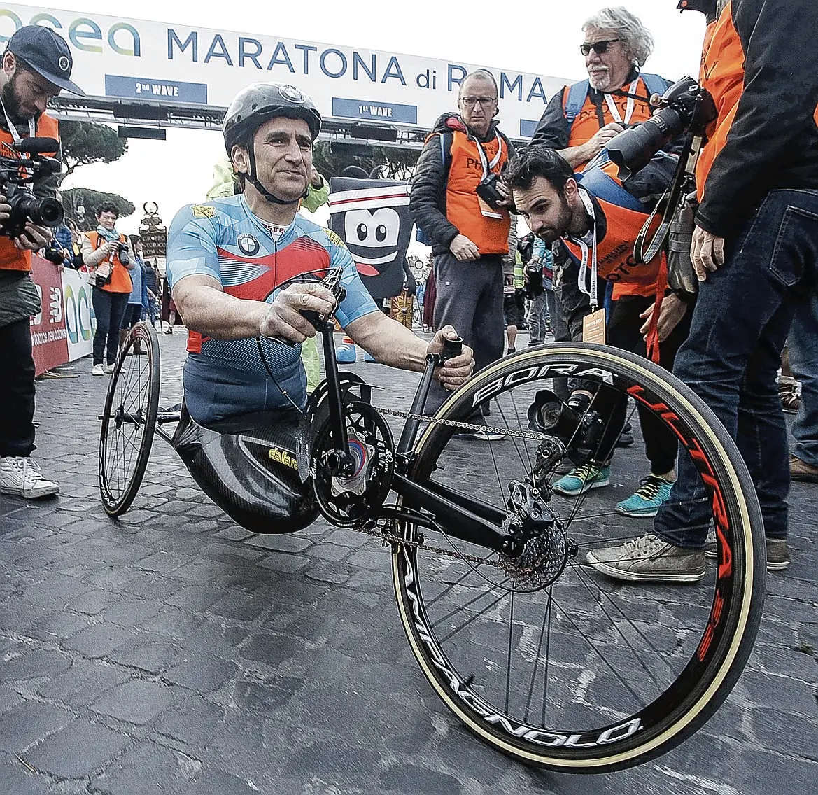 Italian professional racing driver and paracyclist, Alex Zanardi, at the start of the twenty-third edition of "Marathon of Rome", in the centre of Rome, Italy, 02 April 2017.ANSA/GIUSEPPE LAMI