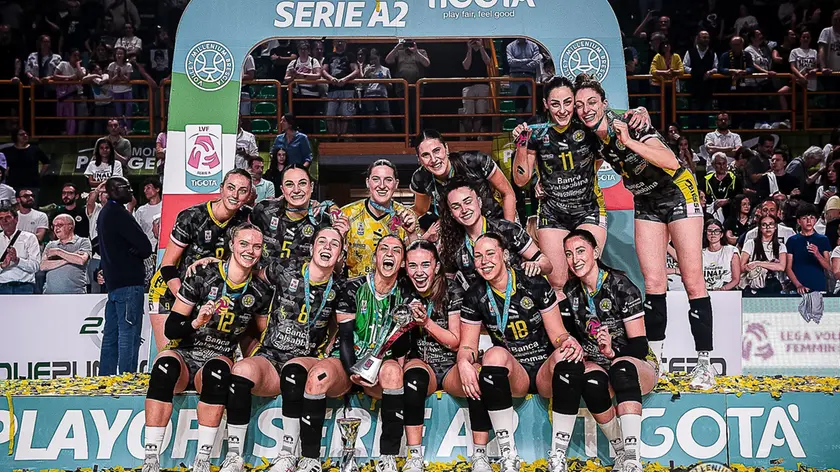 https://images.corrierealpi.it/view/acePublic/alias/contentid/1qx48gep0tp55bdqm4u/0/schillkowski-caterina-in-festa-con-il-brescia-per-l-a1-jpg.webp?f=16%3A9&amp;w=840