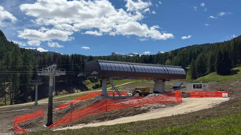 La stazione di monte della cabinovia di Socrepes