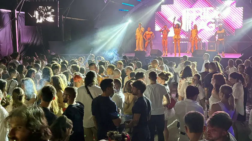 Una serata al Pride Village