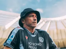 Eros Ramazzotti sui suoi social posta le immagini con la maglia dell'Udinese