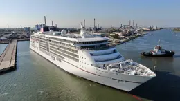 Una nave da crociera al Terminal di Fusina