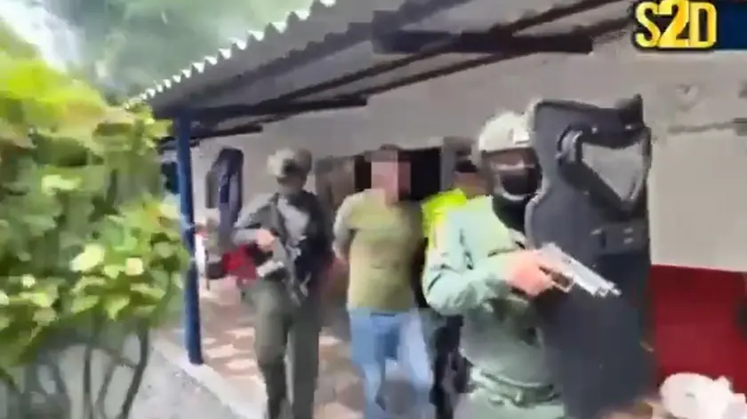 Un fermo immagine dell’arresto del boss Dei Meneghetti