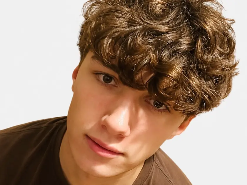 Matteo De Nes, 19 anni da compiere, vittima del tragico incidente stradale di domenica 7 giugno pomeriggio lungo la statale 51 di Alemagna