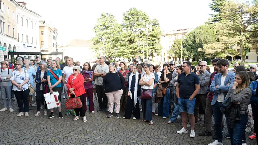 La manifestazione contro il disagio giovanile in piazza a Belluno