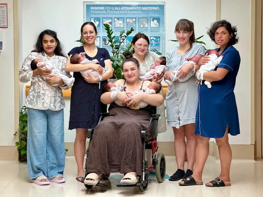I sette bambini nati all'ospedale di Belluno il 24 giugno con le loro mamme