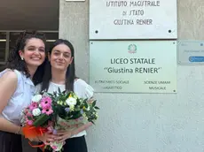 Vittoria Vantaggi con la sorella