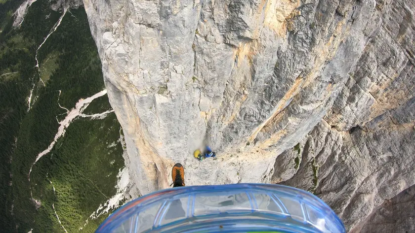 Le operazioni di recupero dell'alpinista caduto dalla Torre Trieste