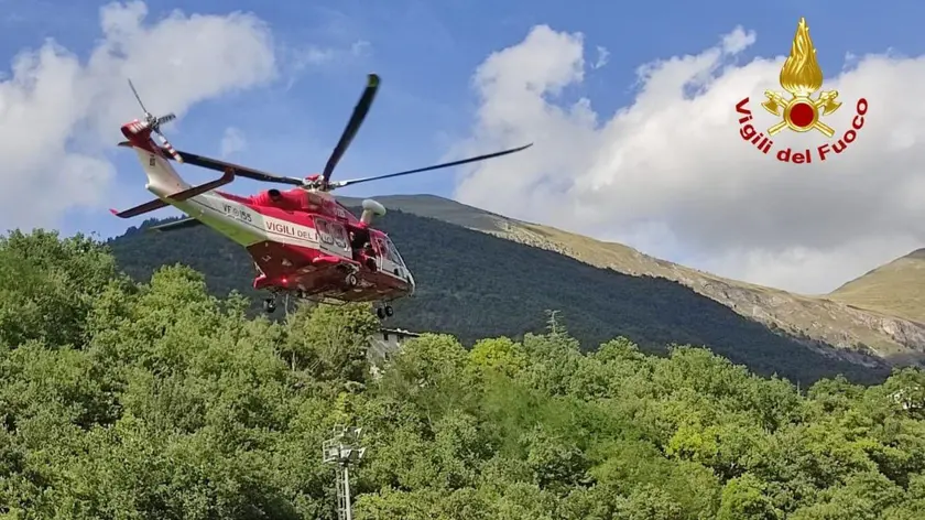 Un elicottero dei vigili del fuoco in una foto di repertorio