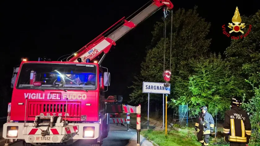 I vigili del fuoco sul luogo dell'incidente