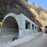 Il cantiere per la galleria della Pala Rossa lungo la Sr 50