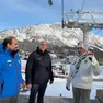 A sinistra Giorgio Da Rin davanti al cantiere della cabinovia Apollonio-Socrepes