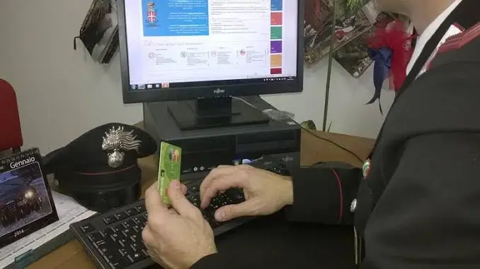 La donna era vittima di una truffa informatica
