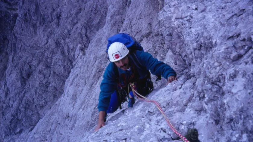 Aldo De Zordi durante una delle sue innumerevoli arrampicate