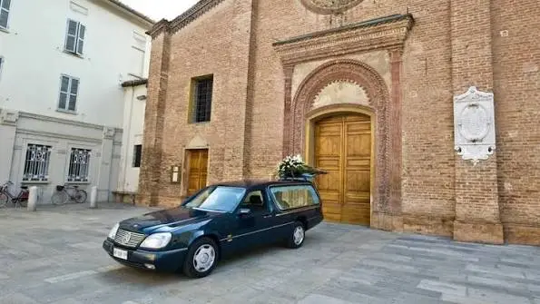 Prelievo del Dna sul defunto, il funerale slitta di un mese e mezzo