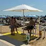 Un'area fumatori della spiaggia di Jesolo