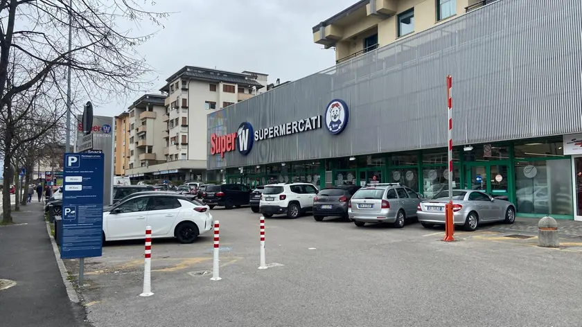 Il parcheggio sul Super W