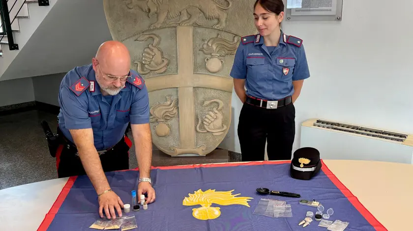 I carabinieri con la cosiddetta droga dell'amore