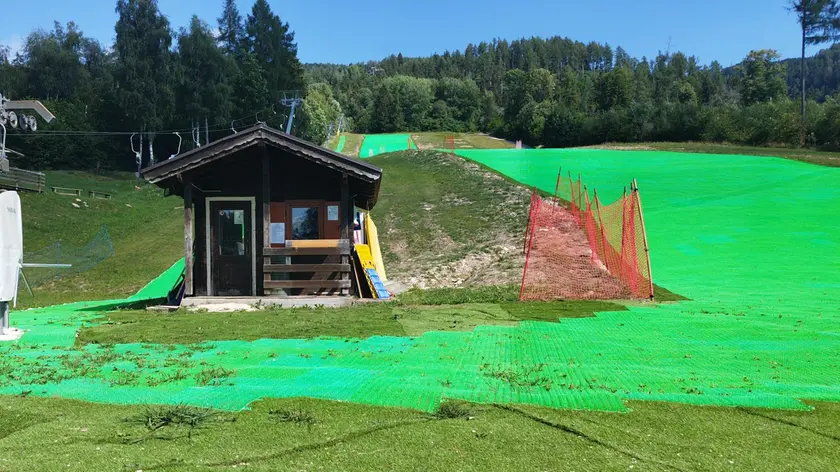 Pista da sci sintetica sul Nevegal, un anno dopo l’inaugurazione resta inutilizzata