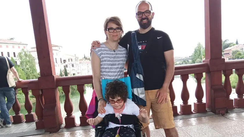 Amelia con la sua famiglia sul ponte di Bassano