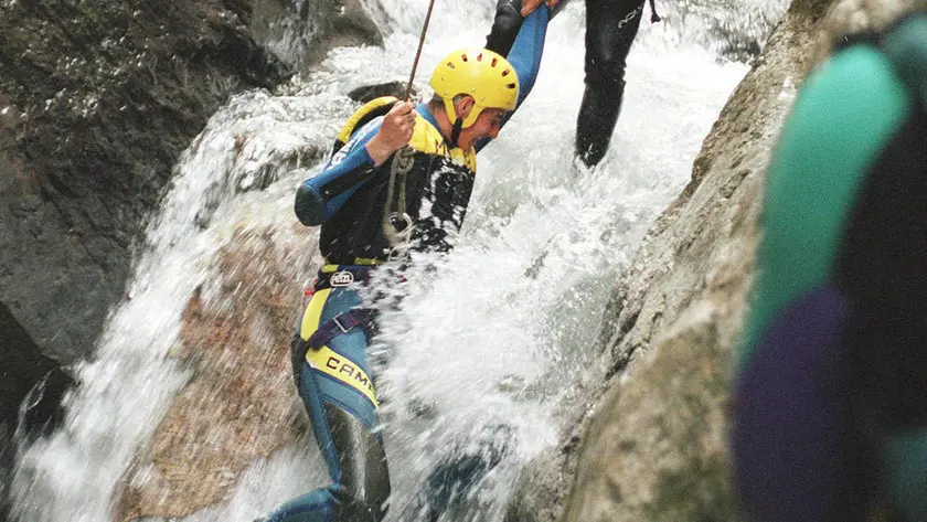 Una prova di canyoning