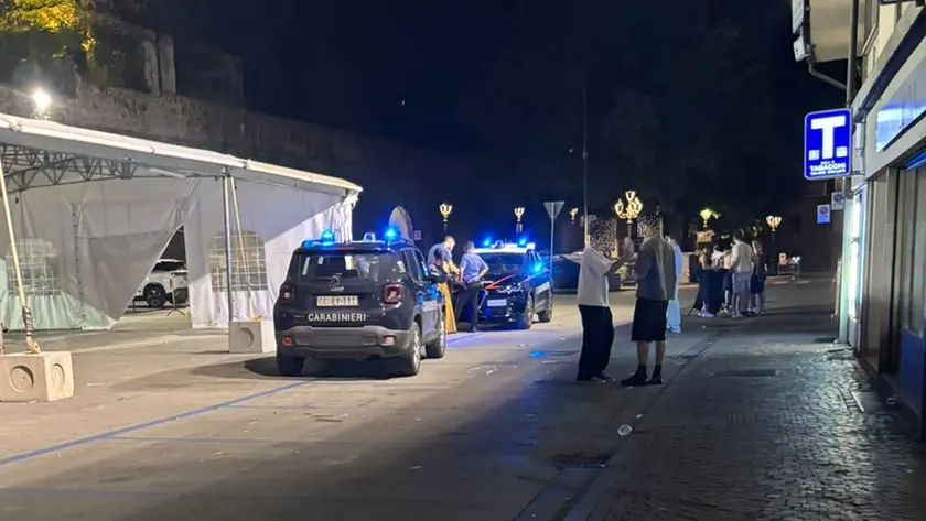 L’intervento dei carabinieri in via Roma a Feltre