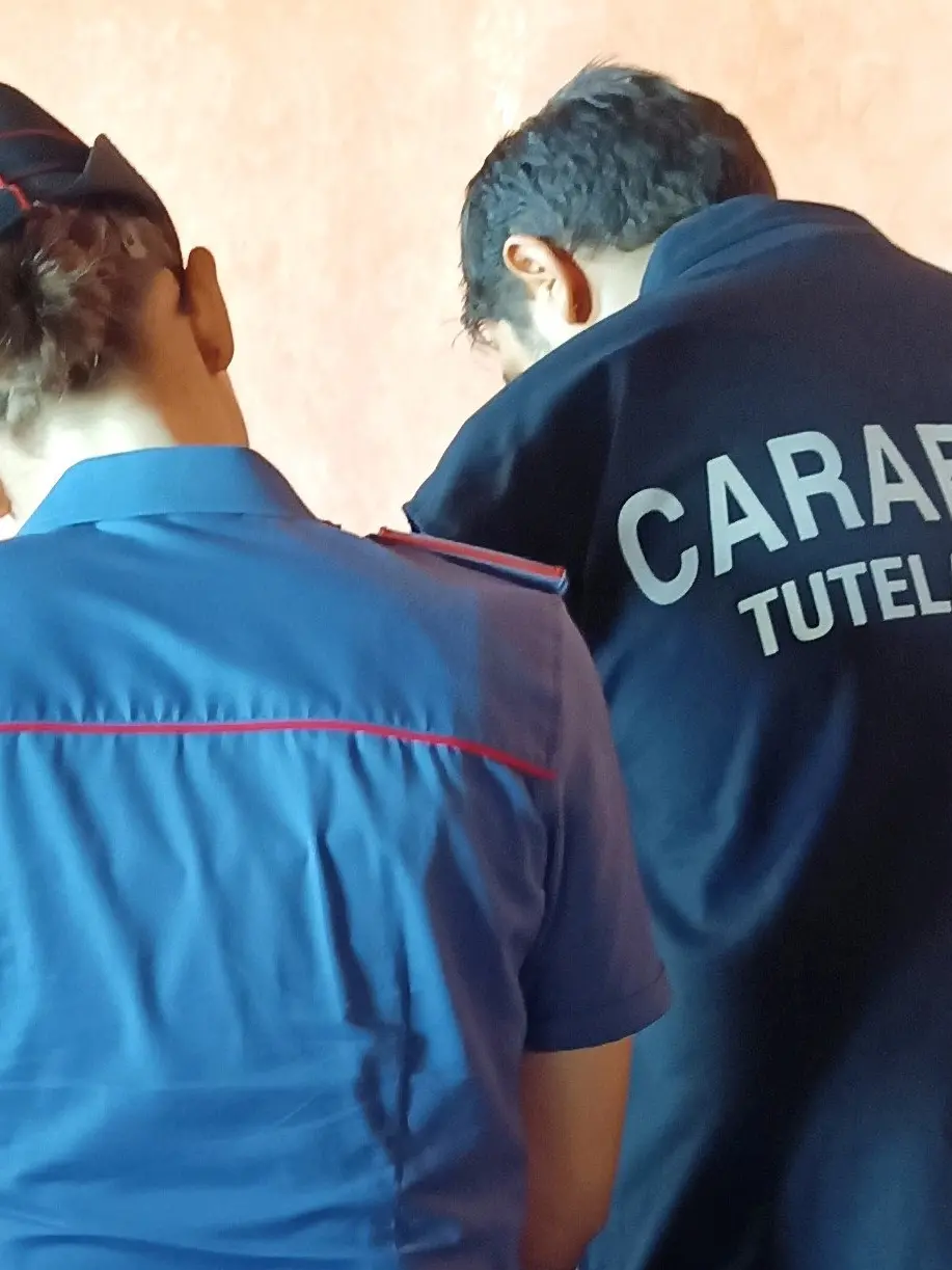 I carabinieri del Nucleo ispettorato del lavoro durante i controlli