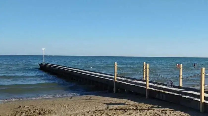 Si tuffa dal pontile a Jesolo: muore a 17 anni
